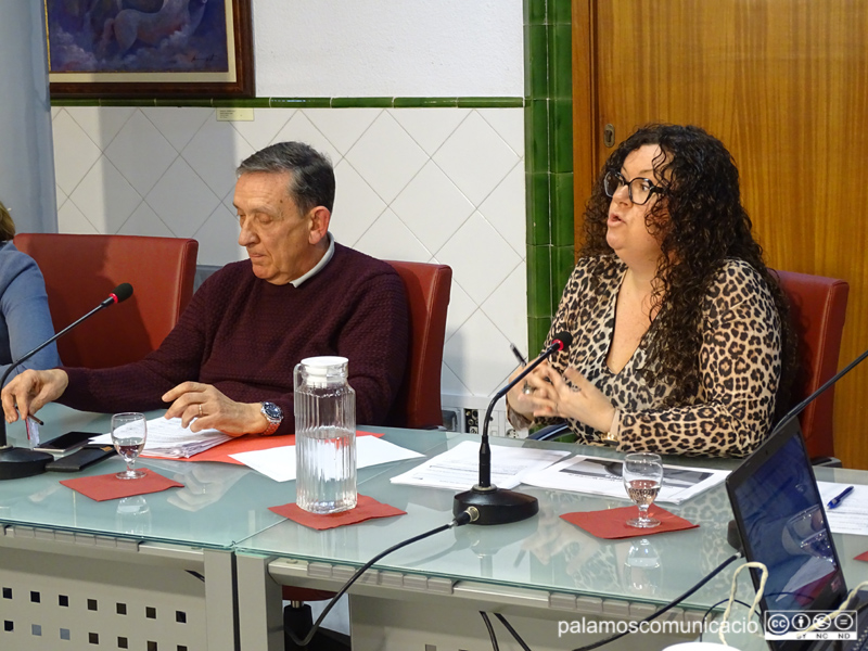Raquel Gallego, ahir durant el Ple, al costat de Joan Gea. 