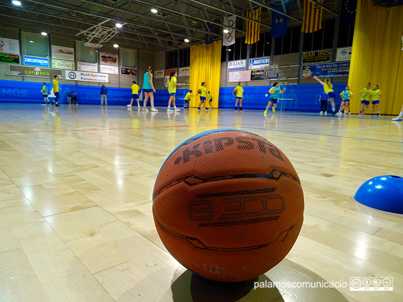 En bàsquet, el sènior A del Club Esportiu Palamós juga aquest diumenge al Pavelló Municipal davant els Lluïsos de Gràcia.