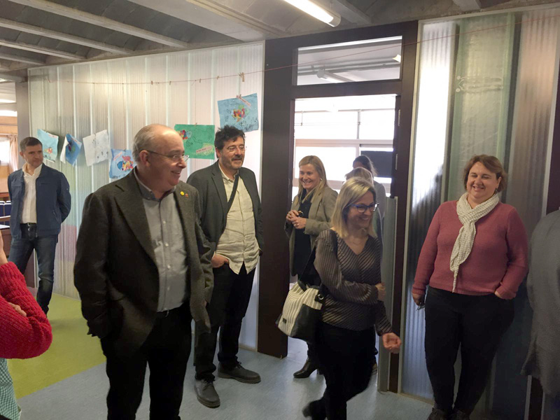 El conseller d'Educació de la Generalitat, Josep Bargalló, avui a l'Escola Vila-romà. (Foto Marc Sáez).
