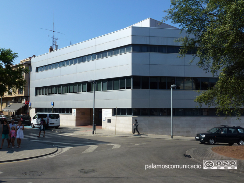 La xerrada es fa a la sala d’actes de l’edifici Fleming, a dos quarts de vuit del vespre.