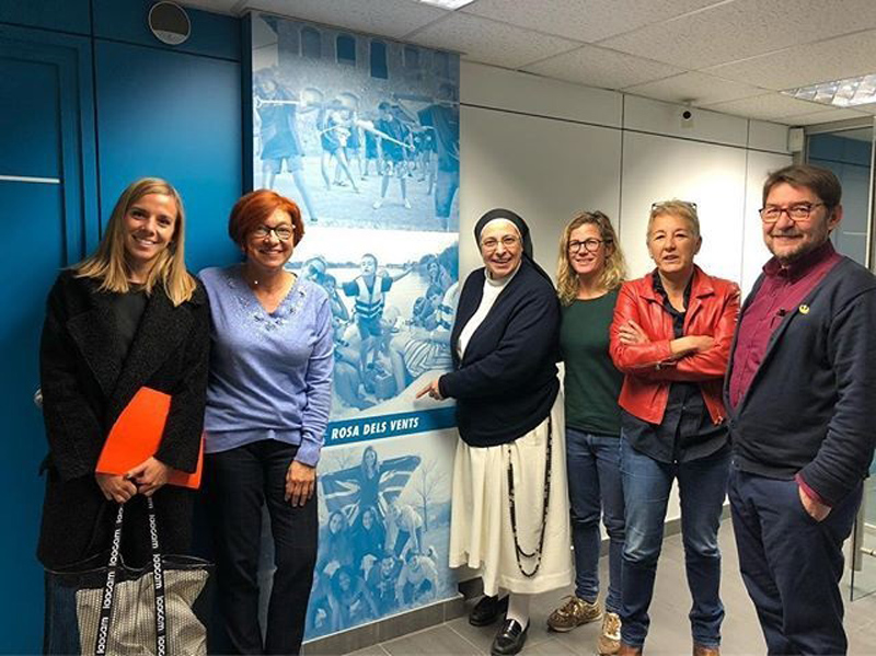 Sor Lucía Caram, en una xerrada que va fer recentment. (Foto: twitter Lucía Caram).