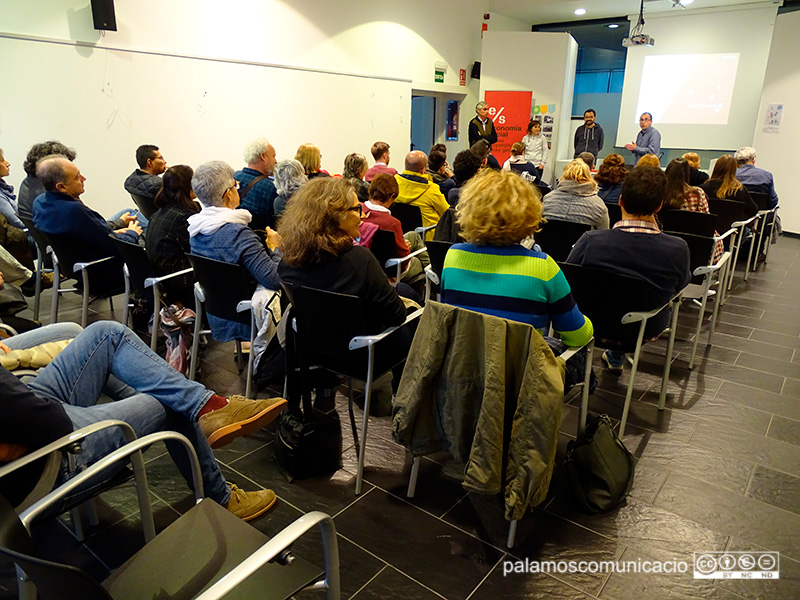 Un representant de Sostre Cívic va venir ahir a Palamós en un acte a la Biblioteca.