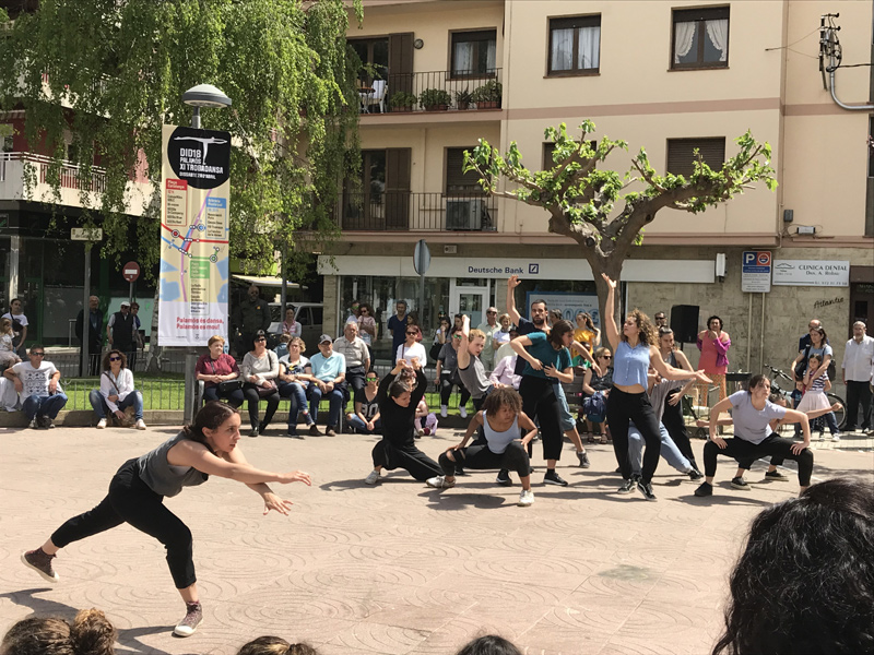 Dansa al carrer en una nova edició del Trobadansa. (Foto: Ajuntament de Palamós).