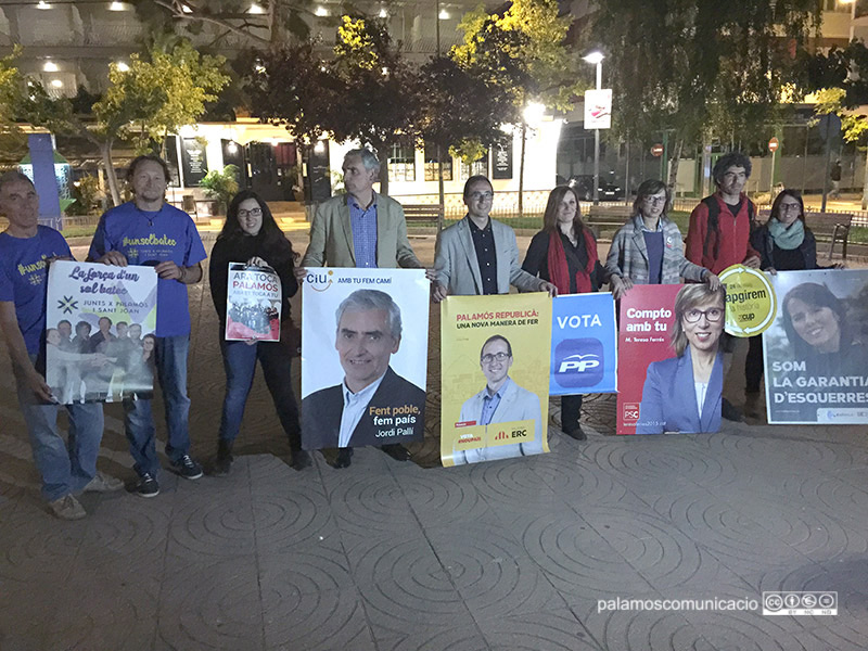 Acte conjunt d'enganxada en les darreres eleccions municipals.