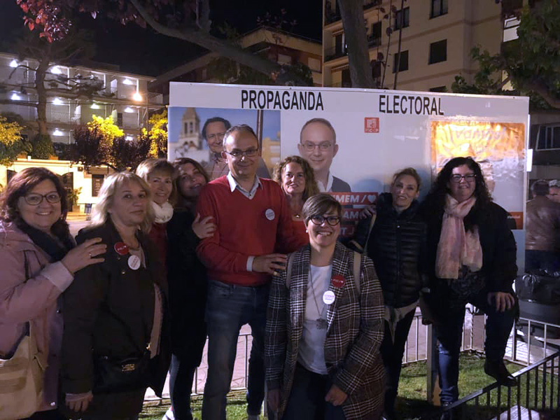 Integrants de la candidatura socialista el dia de l'arrencada de la campanya electoral. (Foto: PSC Palamós i Sant Joan).
