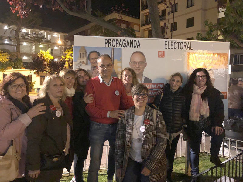 La candidatura del PSC, la nit d'inici de campanya. (Foto: PSC Palamós).