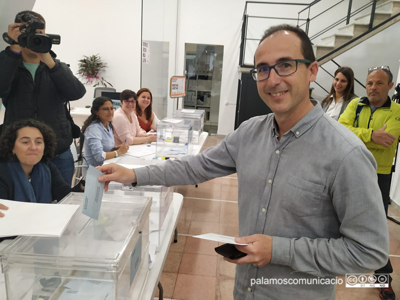 Lluís Puig (PSC), avui en el seu col·legi electoral.