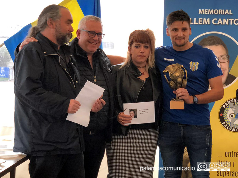 La família Cantorné, Quintanas i un representant de la Penya Sport.