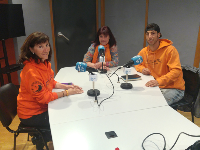 Representants de Proem-Aid als estudis de Ràdio Palamós.