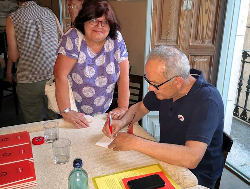 Joan Gasull, el dia de la presentació del llibre a Torroella de Montgrí. (Foto: Jordi LLenas - Llibreria El Cucut).