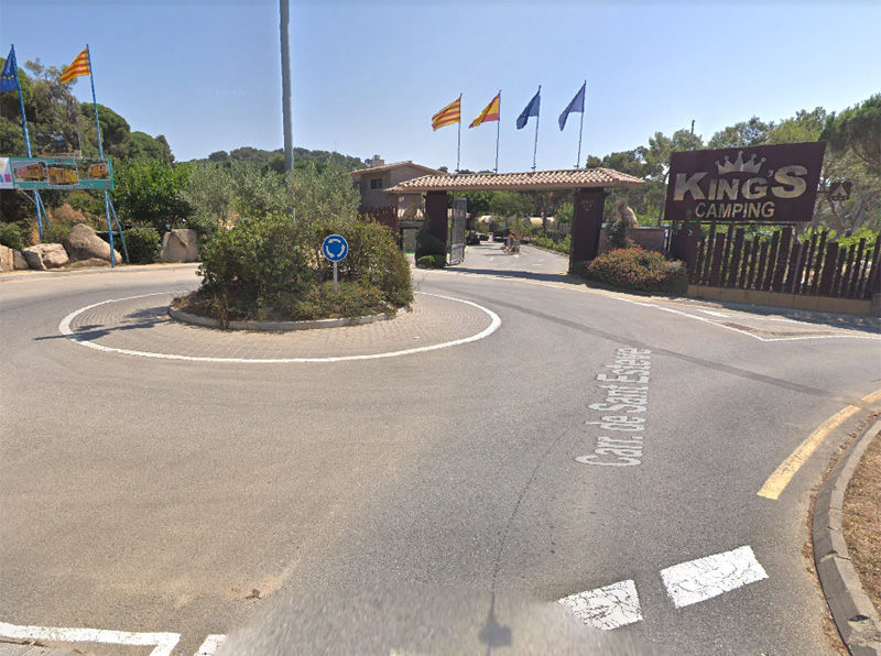 L'entrada del Càmping King's, a la Fosca. (Foto: Google Maps).