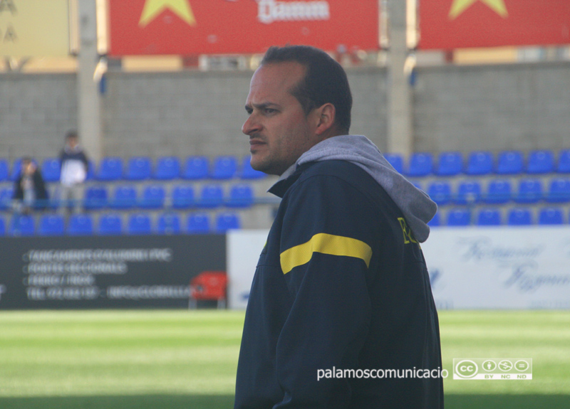 Joan Marmol dirigint al Palamós CF en una imatge d'arxiu.