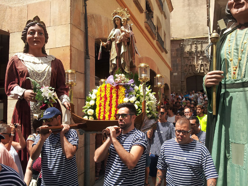 Imatge d'arxiu del trasllat de la imatge de la Mare de Déu. (Foto: Ajuntament de Palamós).