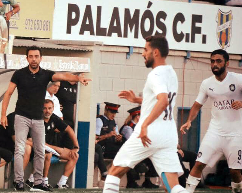 El protagonisme estava ahir a la banqueta de l'equip rival, amb el debut de Xavi com a entrenador. (Foto: Palamós CF).