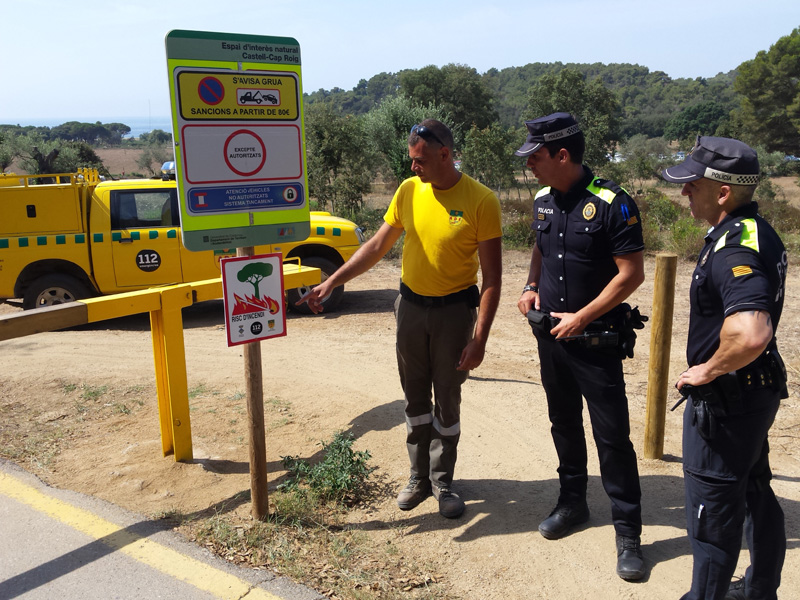 La Policia Local de Palamós i l'Agrupació de Defensa Forestal vetllaran per impedir l'accés de vehicles a zones no autoritzades.