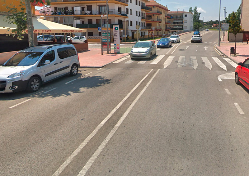 La dona va ser atropellada en aquest pas de vianants de l'Avinguda de Catalunya. (Foto: Google Maps).