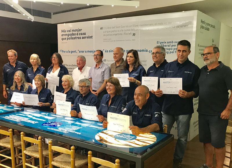 Entrega dels diplomes de la segona edició del MasterPeix, la passada setmana a l'Espai del Peix. (Foto. Ajuntament de Palamós).