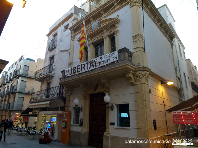 La façana de l'Ajuntament de Palamós.