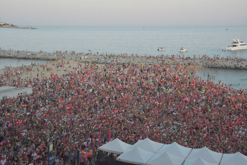 Aspecte de la platga de l'espigó Costa Brava durant la Diverbeach. (Foto: Ajuntament de Calonge i Sant Antoni).