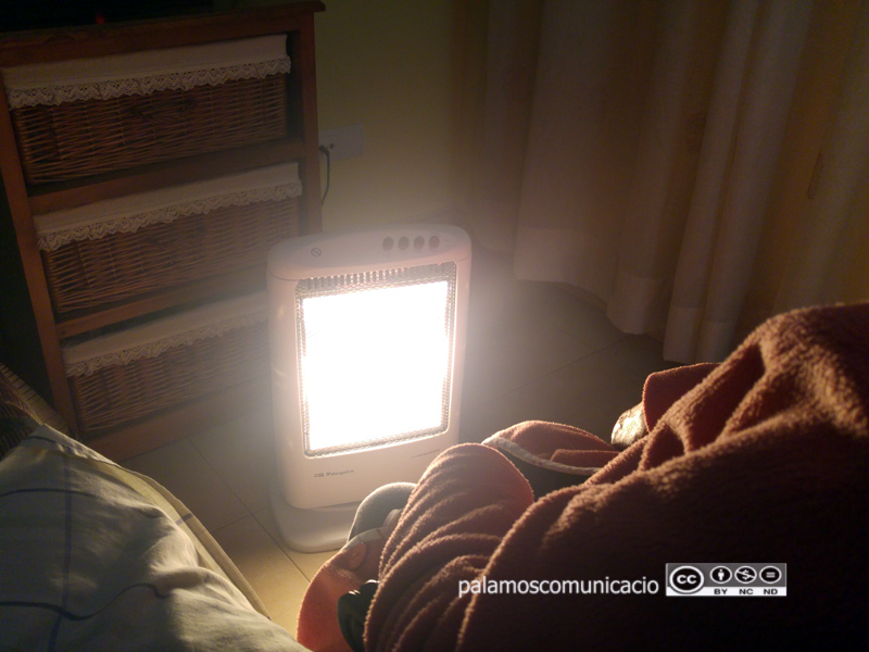 La Generalitat recorda a Endesa que la llei de pobresa energètica li impedeix tallar la llum.