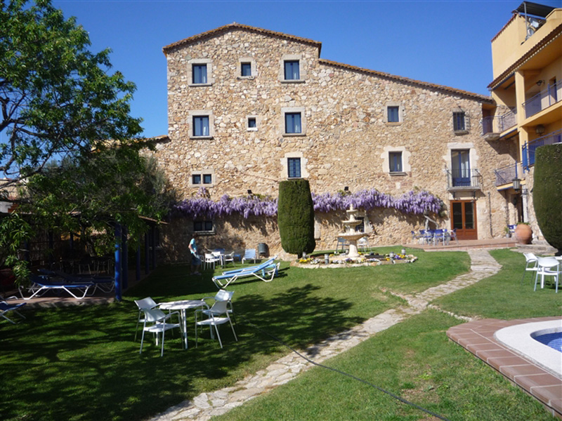 L'hotel Sant Joan, situat en aquest nucli de Palamós.