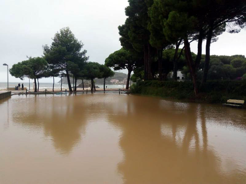 Inundació al sector de la Fosca, aquest passat dissabte. (Foto: Revista del Baix Empordà).