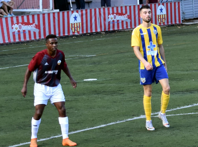 Rossell, en un instant del partit al camp del Júpiter. (Foto: S. Cortés fanspalamoscf.com).