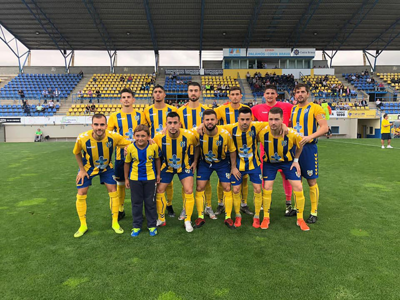 Onze inicial del Palamós, ahir contra el Sabadell Nord. (Foto: Palamós CF).