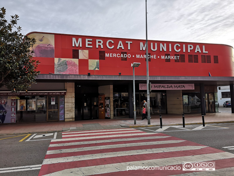 El Mercat Municipal de Palamós ha tancat avui les seves portes, amb motiu de la vaga.