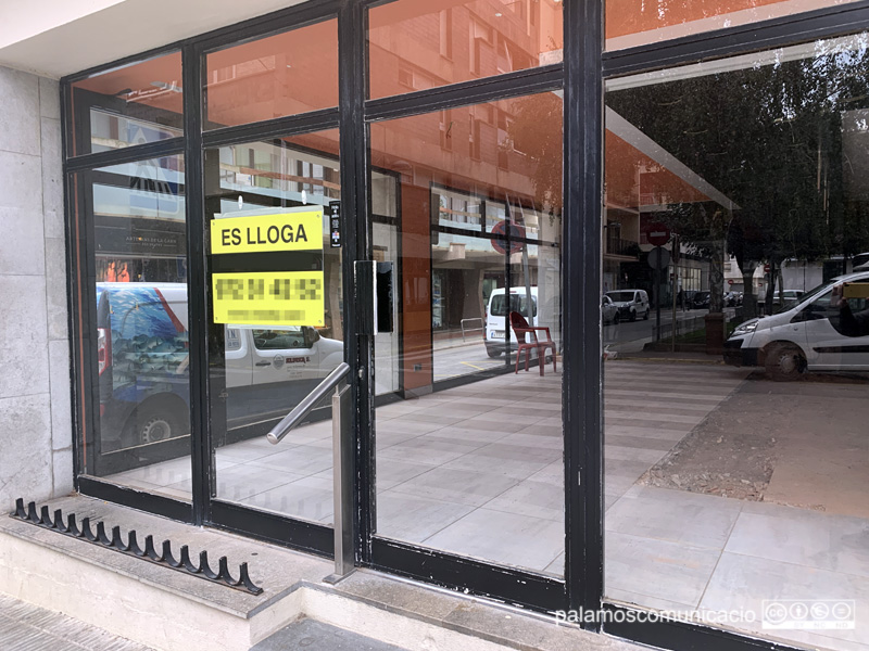Un local buit a Palamós.