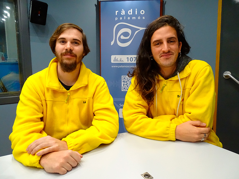 Salvi Bofill i Dante Chiarella, dels Kins20, als estudis de Ràdio Palamós