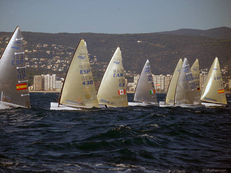 La classe Finn no participarà enguany a la Christmas Race. (Foto: A. Farré).