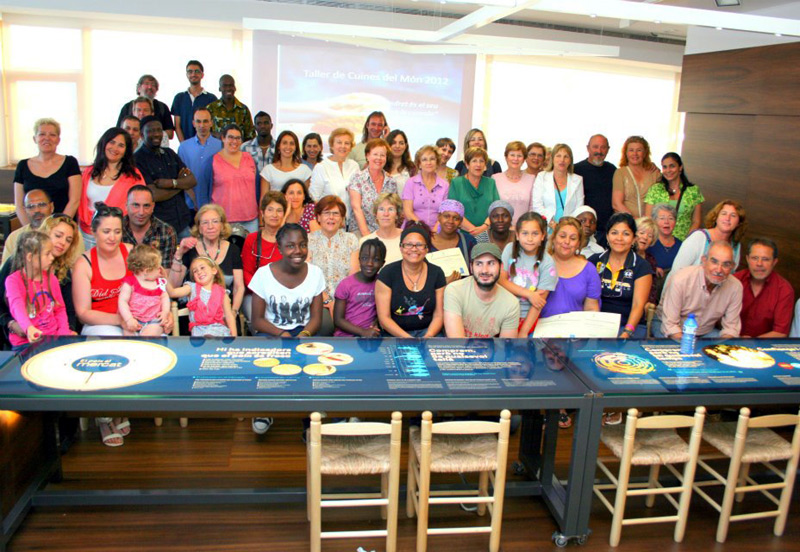 'Cuines del món' és una de les activitats que interrelaciona les diferents cultures que conviuen a Palamós. (Foto: Ajuntament de Palamós).