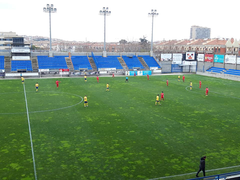 Un instant del partit entre el Palamós i la Fundació Grama. (Foto: Palamós CF).