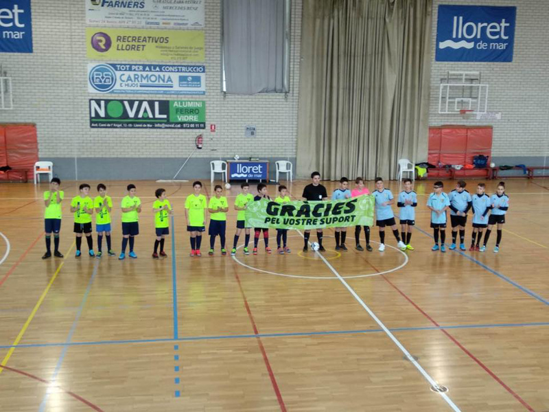 L'aleví del Palamós Club Futbol Sala, abans d'un partit d'aquesta temporada. (Foto: Palamós CFS).