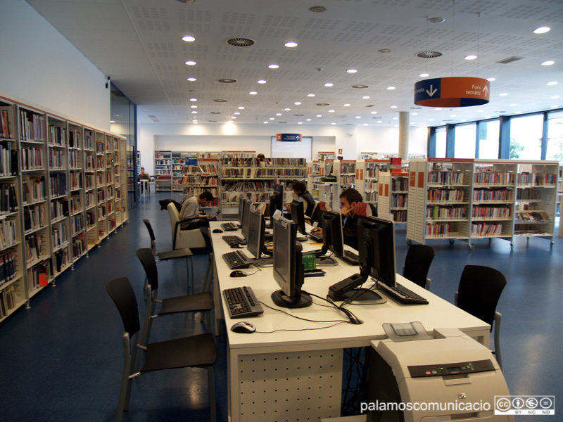 Biblioteca Lluís Barceló i Bou de Palamós.