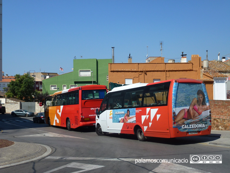 Autobusos de la companyia Sarfa a Palamós.