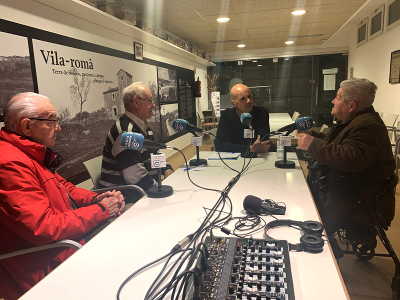 Josep Anton, Àngel Romero i Mercè Garcia, durant la tertúlia amb Jordi Rodríguez.