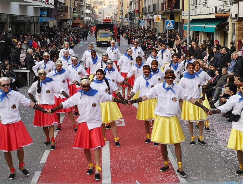 Els Showboys, disfressats de sardanistes el Carnaval passat. (Foto: AC Showboys).