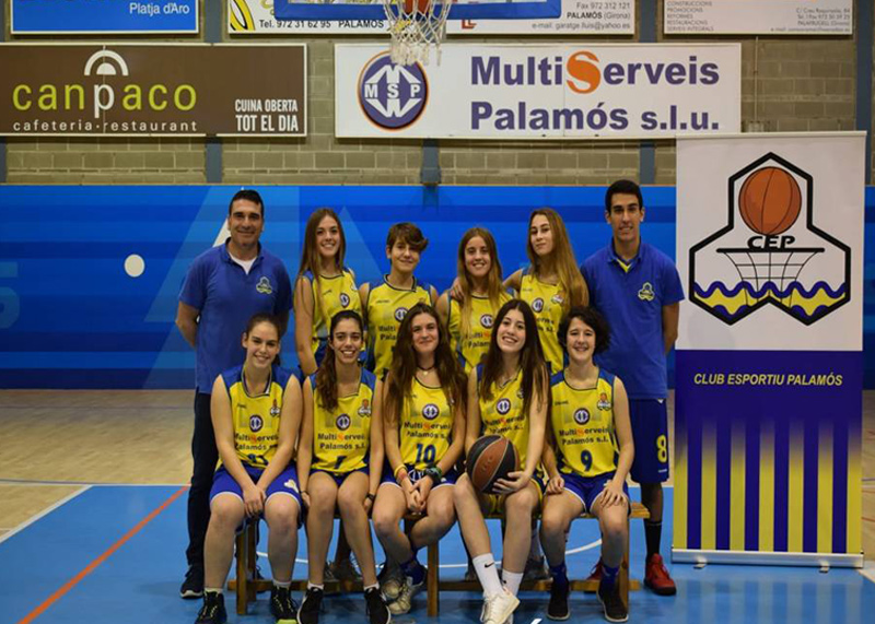 Equip cadet femení groc del Club Esportiu. (Foto: Club Esportiu Palamós).