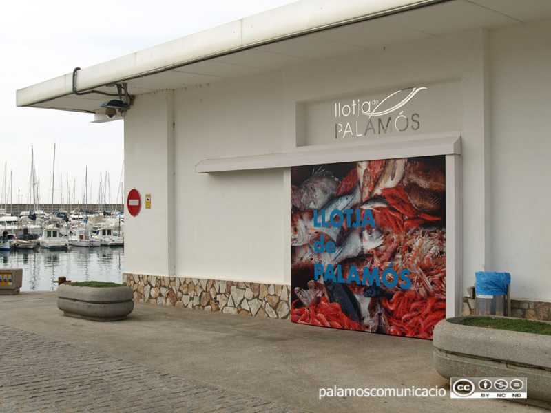 La Llotja del Peix, al port de Palamós.