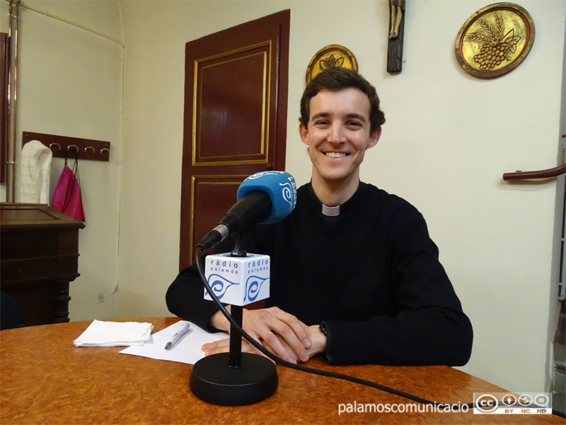 Mossèn Pere Narbon és el rector de les parròquies de Santa Maria i Santa Eugènia.