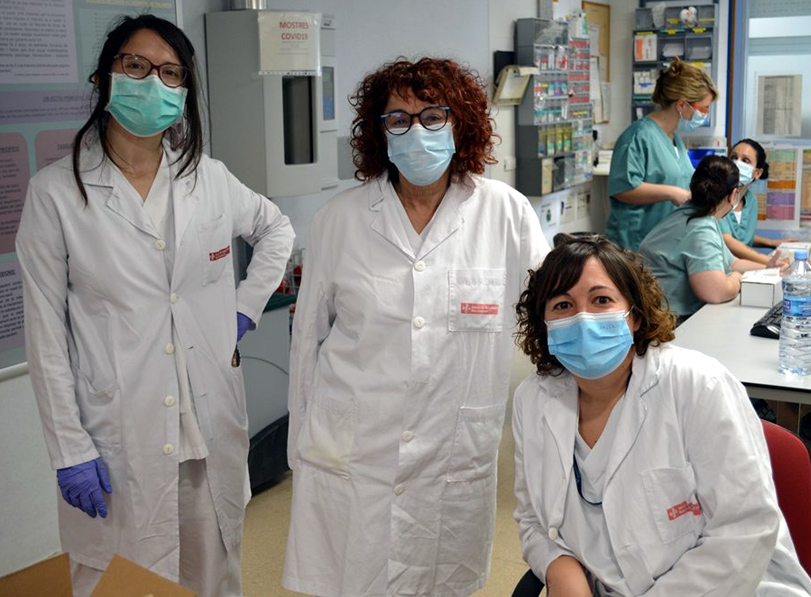 Personal de l'hospital de Palamós que treballa incansablement aquestes setmanes. (Foto: SSIBE).