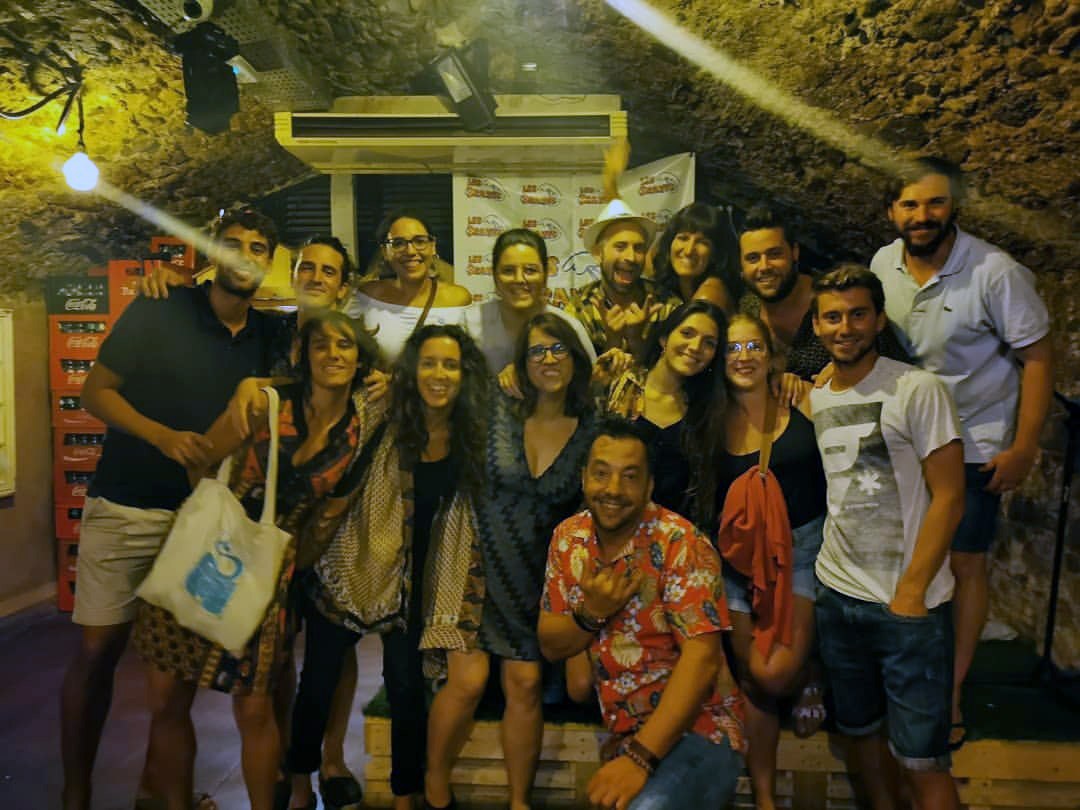 Els participants de l'edició de l'any passat del 'Micro Obert' de Les Braves que es va fer al mes d'agost a La Mar Murena. (Foto: Colla Les Braves).