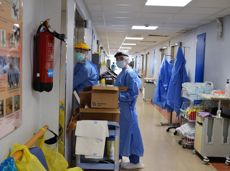 Professionals sanitaris de l'hospital de Palamós. (Foto: SSIBE).