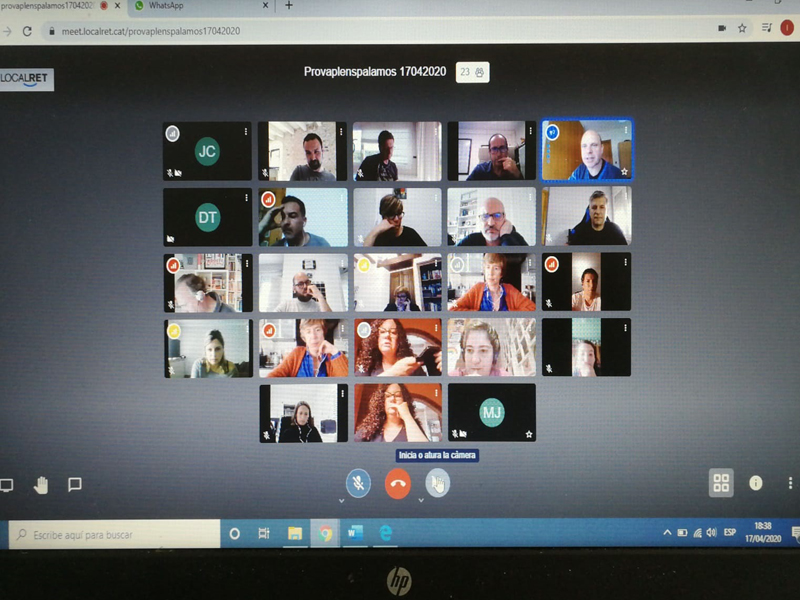 Una de les proves que s'han fet per celebrar el Ple telemàticament. (Foto: Ajuntament de Palamós).