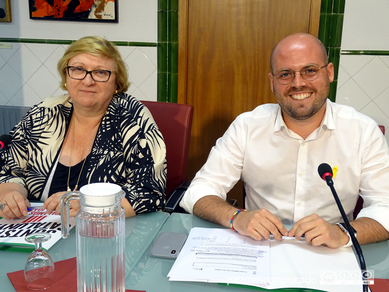Pilar Arxé i Raimon Trujillo, els dos representants de Junts per Catalunya a l'Ajuntament de Palamós.