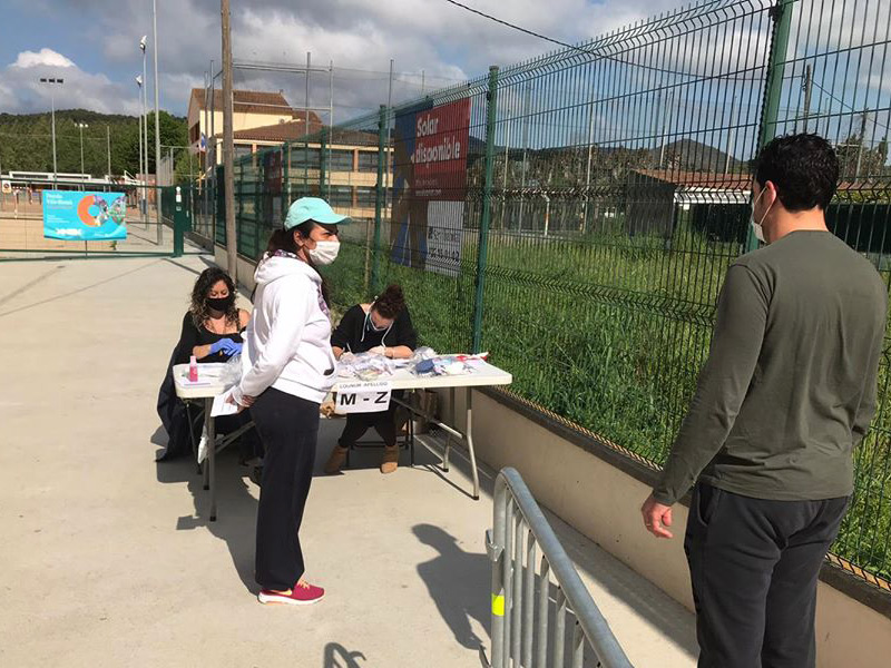 A Palamós, es van repartir mascaretes pels infants a les escoles del municipi. (Foto: Ajuntament de Palamós).