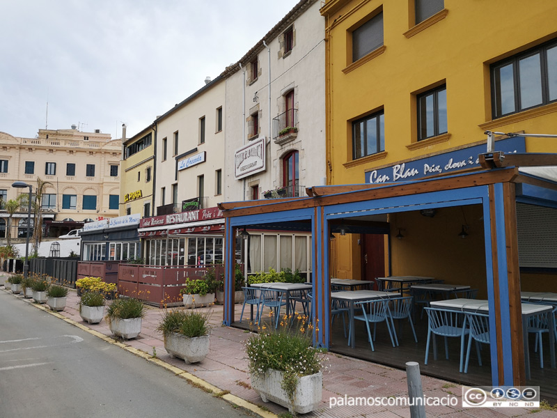 A partir de dilluns vinent, els establiments podran obrir les terrasses, a un 50 per cent del seu aforament.