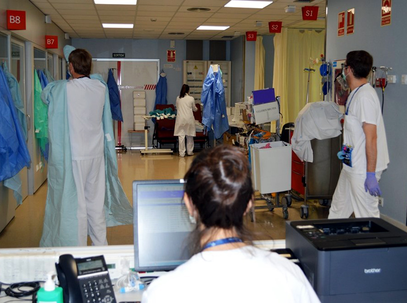 Treballadors de l'hospital de Palamós. (Foto: SSIBE).
